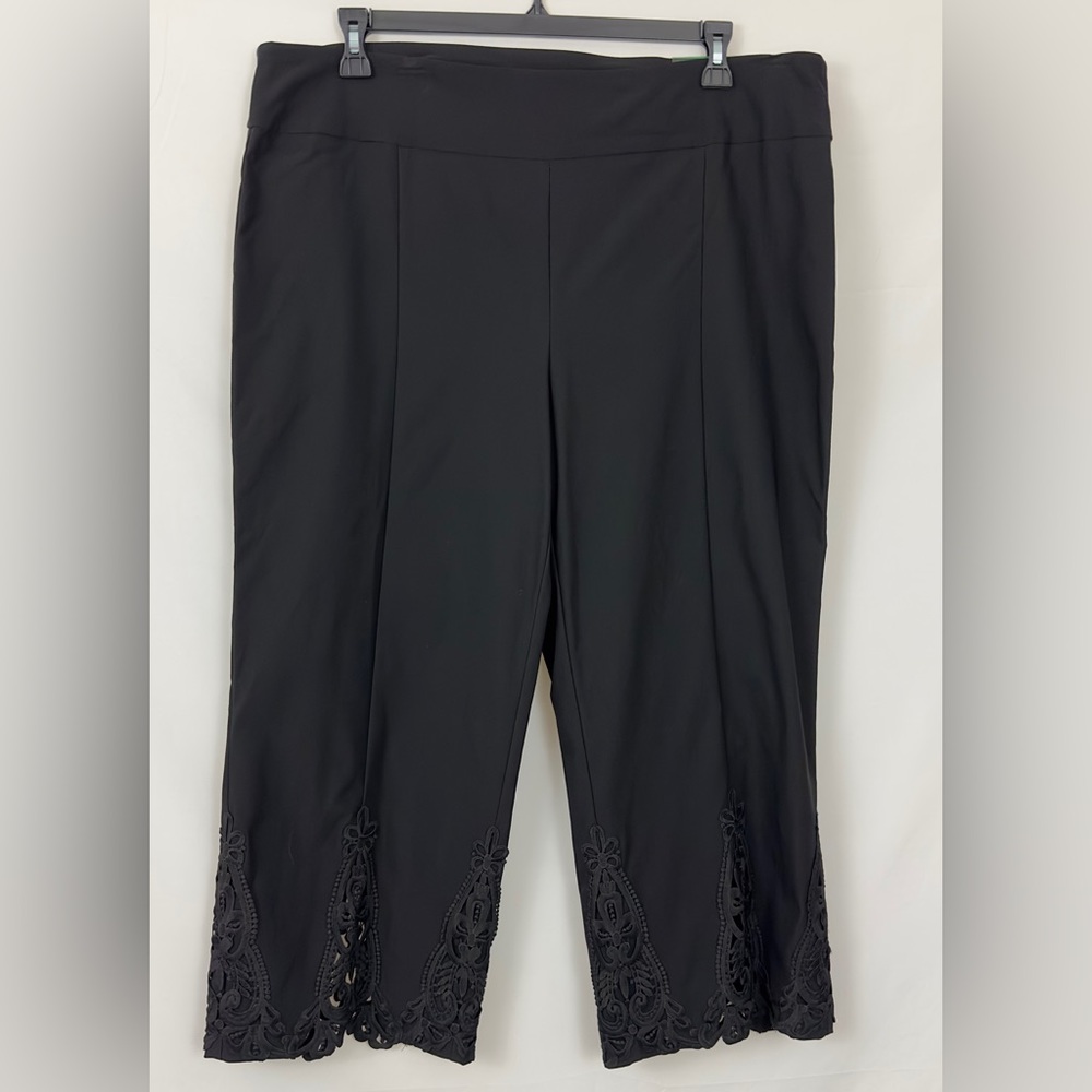 ATTYRE CAROLINE BLACK STRETCHY PULLON CROP PANT STUNNING LACE PANT LEG TRIM